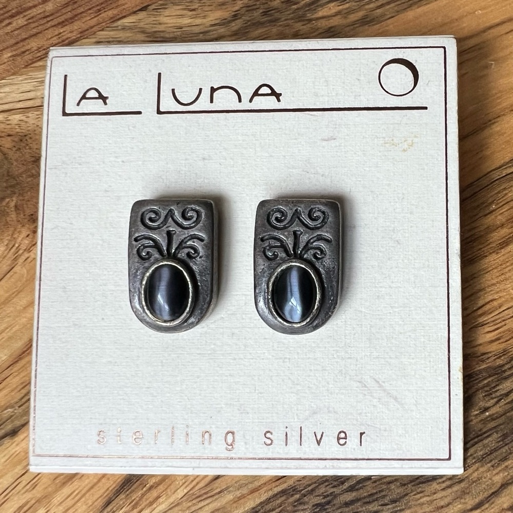 🆕 Vintage 🖤 Sterling Silver and Black Stone Earrings